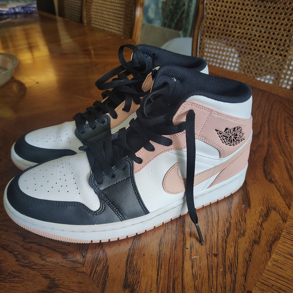 Jordan Sneakers Black White Pink